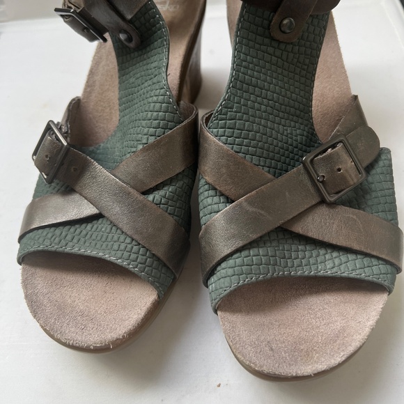 DANSKO DOMINIQUE Sandals Teal Leather& Suede T Strap Size 41 US 10.5 - 11 - Picture 2 of 11